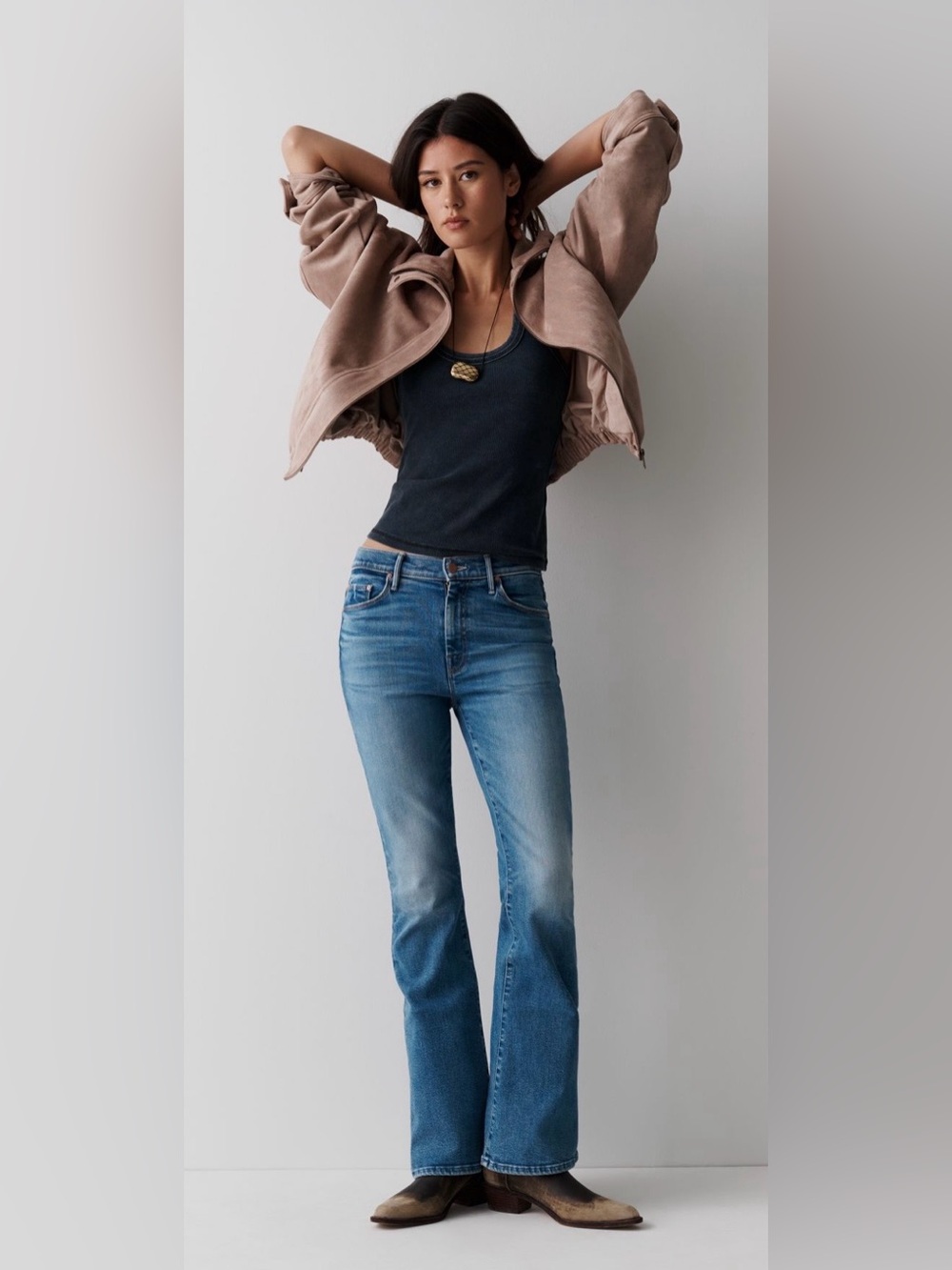 ✨NWOT- MOTHER The Weekender Jeans in Float My Boat Wash Sz 25✨